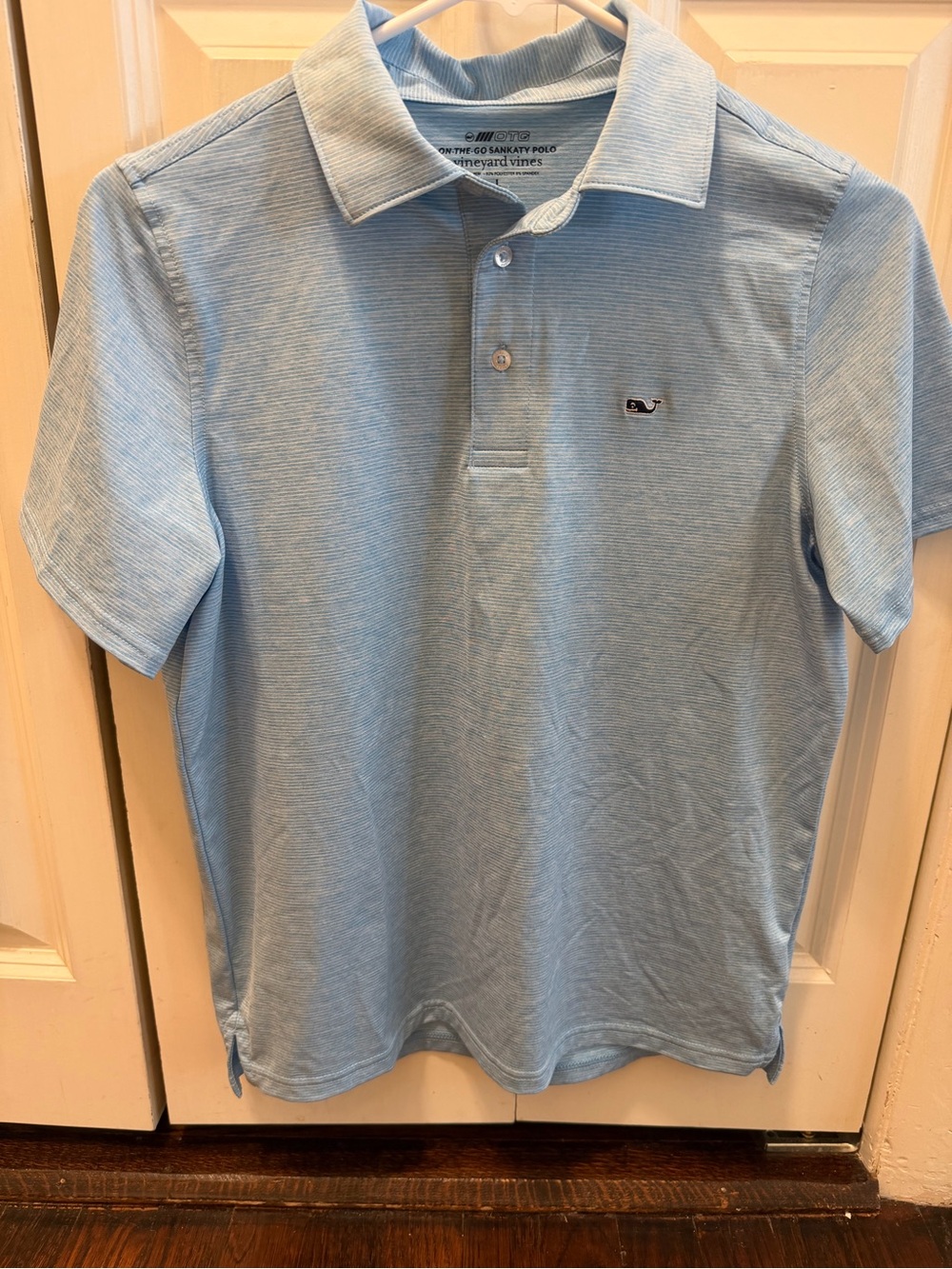 Vineyard Vines Sky Blue kids Polo with Whale Logo size Large (16)